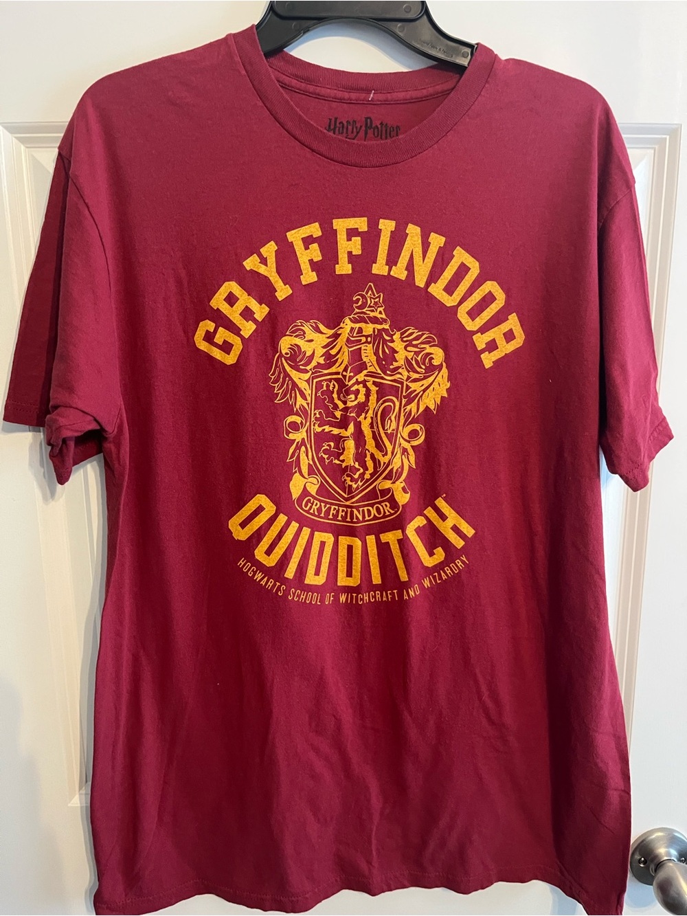 Harry Potter Gryffindor Quidditch Crew Neck T-Shirt - Maroon/Gold